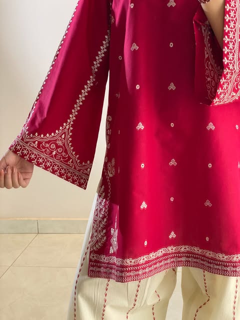 Queen 2pc Embroidered Dress(Farshi Shalwar)