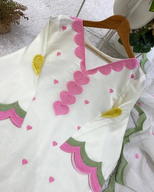Melvion 3pc Embroidered Dress (Farshi Shalwar)