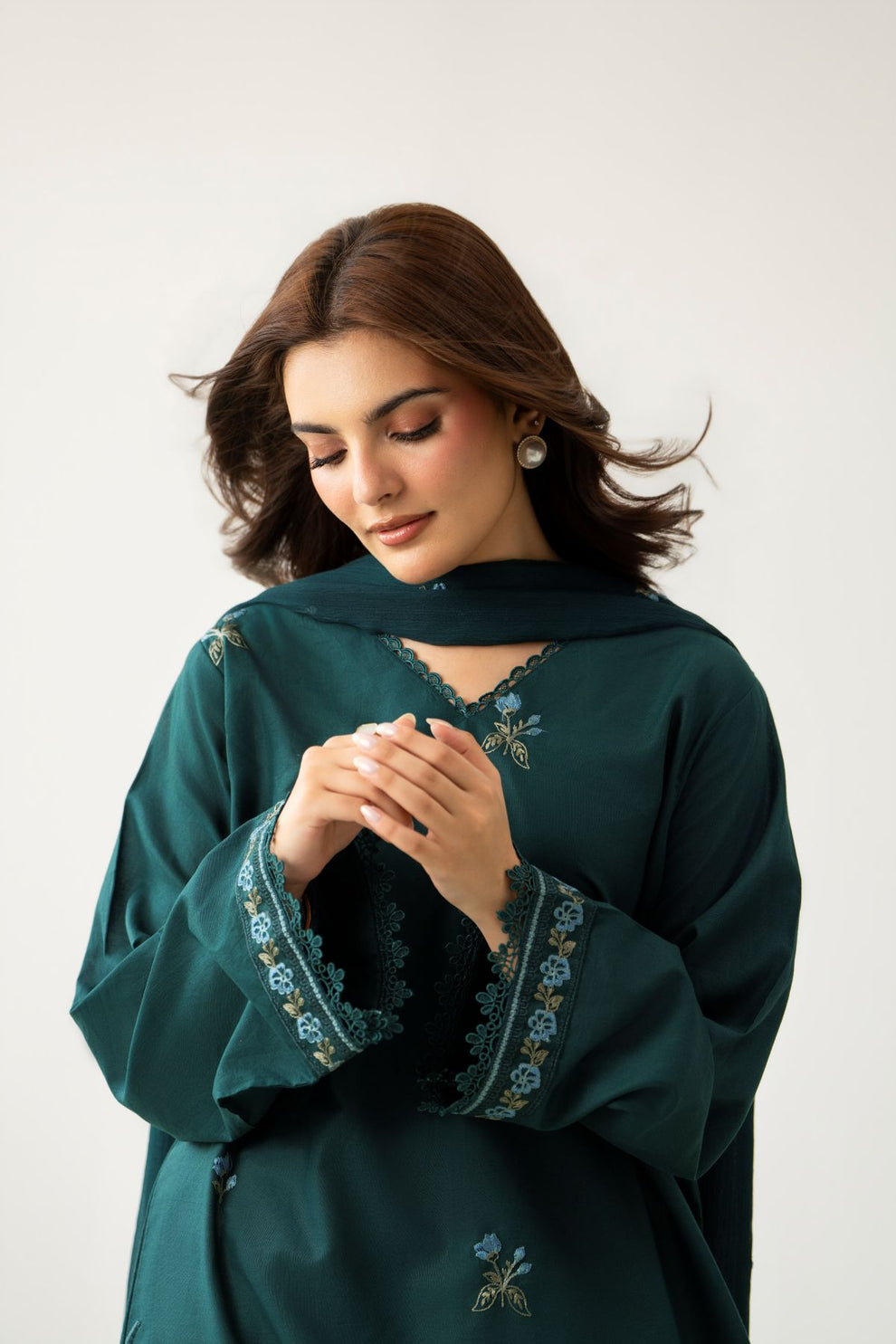 Aira 3pc Embroidered Dress (Farshi Shalwar)